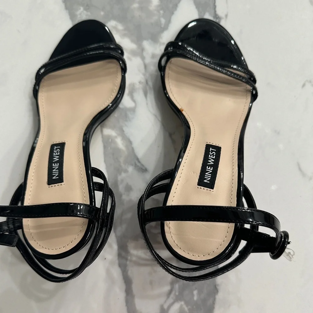 Nine West Black strappy 3 inch sandals size 7.5 M
